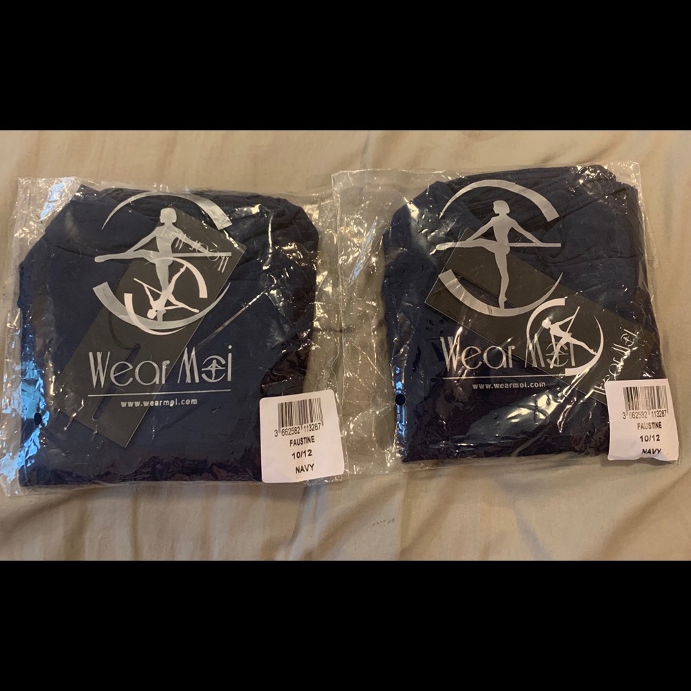 Wear Moi child’s 10/12 Faustine Navy Leotards